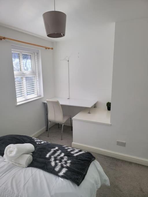 2 Bedroom End Of Terrace House Wellington  Exterior foto