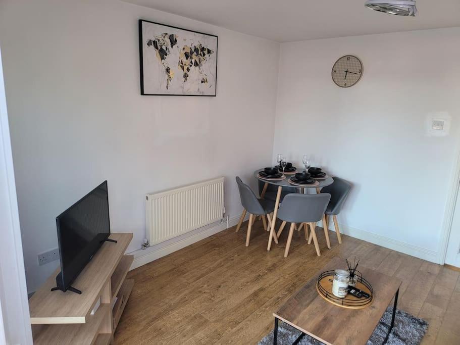 2 Bedroom End Of Terrace House Wellington  Exterior foto