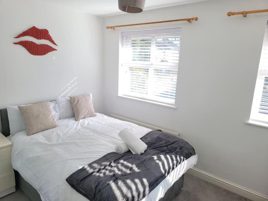 2 Bedroom End Of Terrace House Wellington  Exterior foto