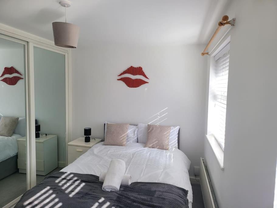 2 Bedroom End Of Terrace House Wellington  Exterior foto